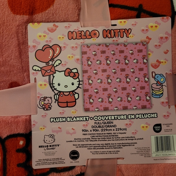 Hello Kitty Valentines Blanket - Picture 3 of 3